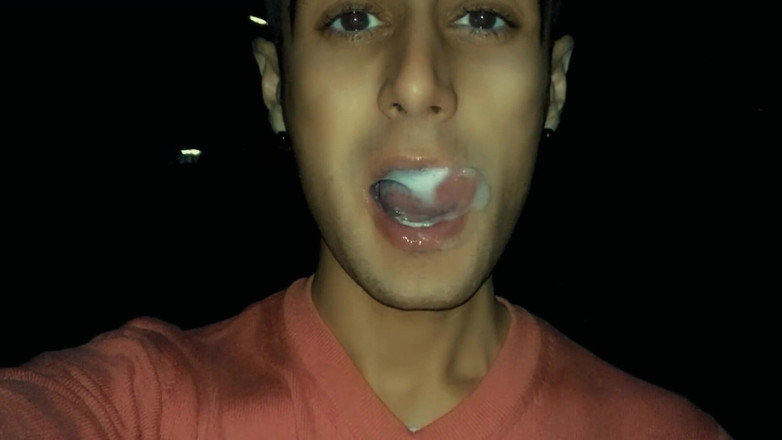 Idmir Sugary: 友人の泡を噛んで泡を作る