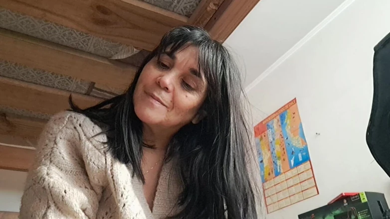 Mommy big hairy pussy: JOI in Spanish Stepmom MILF