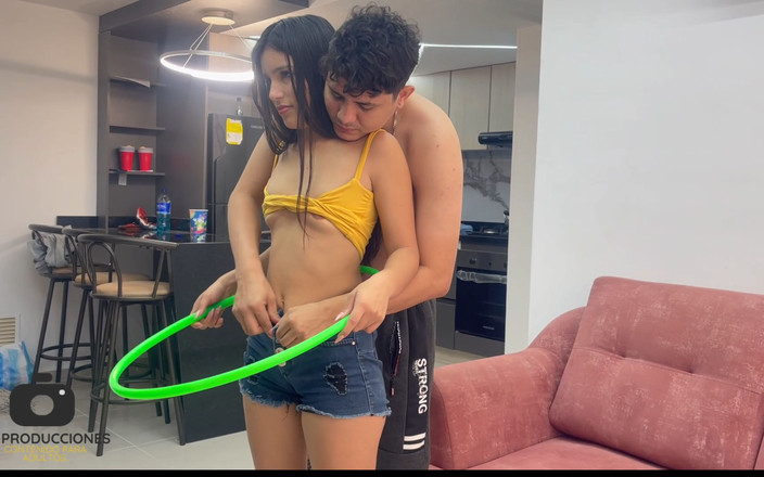 JazminPalvin: 私は義理の妹に遊び方を教え、結局彼女を激しく犯し、彼女のマンコに射精してしまいます