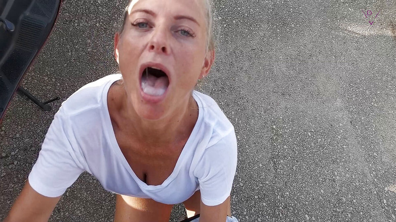 Dirty Tina: Proszę, spust w moich ustach!