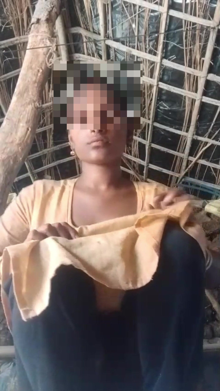 RJ NISHA: Великі соски та пизда студентки Дезі пальцями