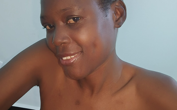 Briita: कामुक और कामुक तरीके से चरमसुख प्राप्त करना और मेरा चेहरा अकेला महत्वपूर्ण है।