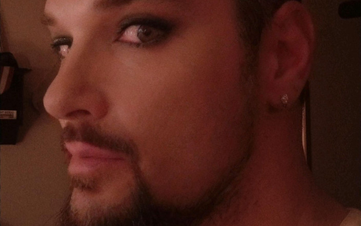 King Of Crossdress: Holy Shmoley