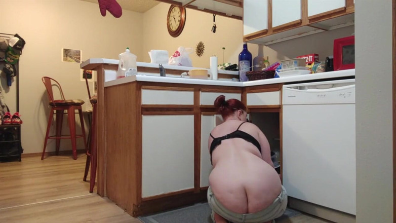 Sin Spice by Sophia Sinclair and Jasper Spice: Buttcrack reveal unloading dishwasher