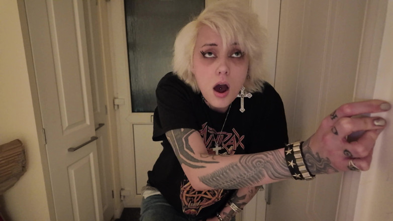 Glitterqueen1999: Pee Desperation