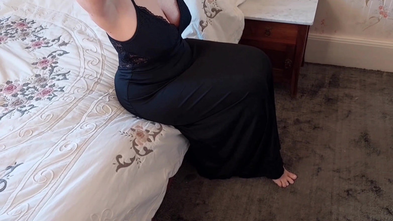 Selena701: Mature Blonde Amateur Wife Enjoys Sex