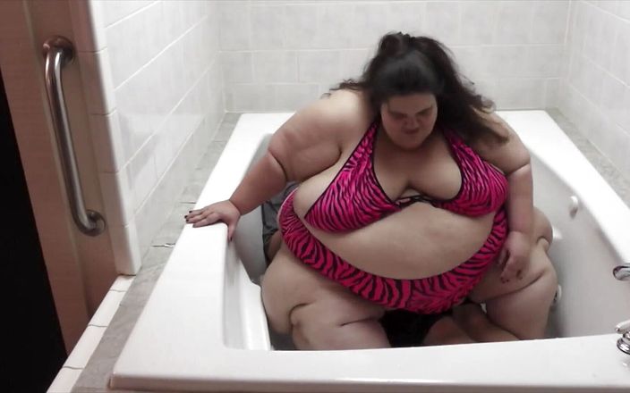 Full Weight Productions: BigmommaKat&amp;#039;s butt bombs in the bathtub