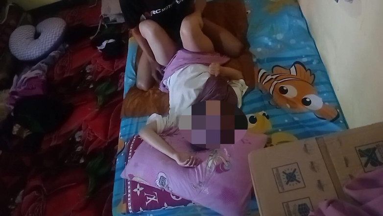 Famly sex: Aku Entot Adik Ku Saat Dia Pulang Sekolah Tubuh Nya...