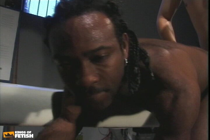 Gay Diaries: Un mec blanc détruit un mec noir au trou du...