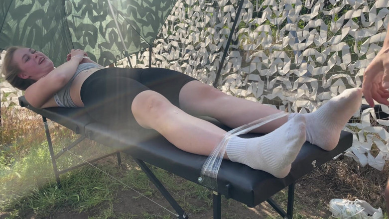 HotPrincessUA: Auf dem Picknick mit klebeband und gekitzelt: Kitzelr total kontrolle