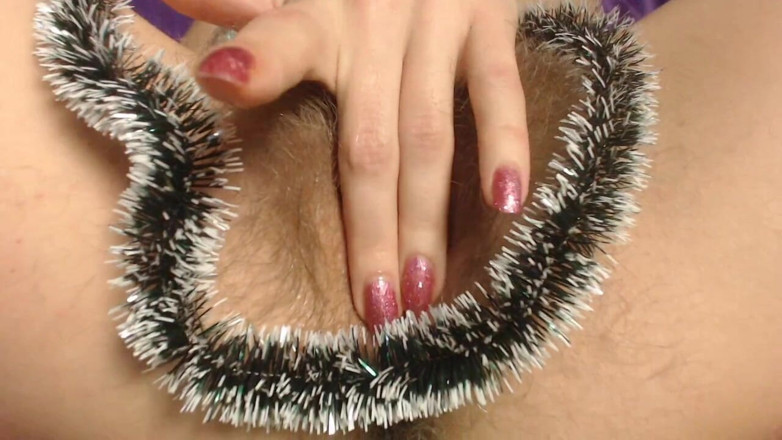 Risky Hairy Couple: Моя різдвяна волохата пизда сквіртує мокрою