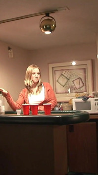 Naughty Nizzy üstsüz barmen gmdg2630