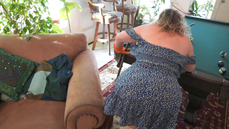 Erin Electra: Najlepsza Mamuśka Macocha Rucha Twardego Kutasa Pasierba Podczas Sprzątania W...