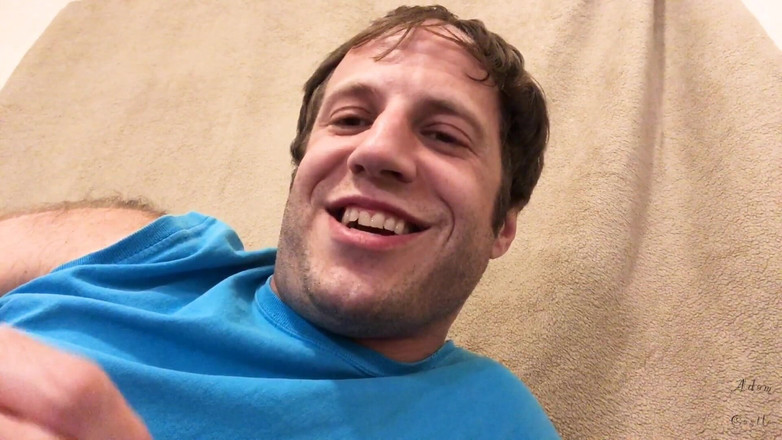 Adam Castle Solo: 자지를 빨아주는 18세 소녀