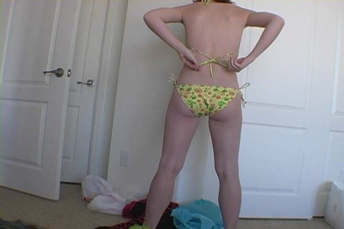 Solo Dream Babes: Solo Dream Babes: Jamie Lynn próbuje majtki