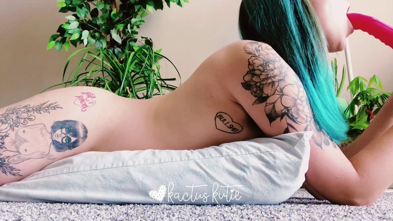 kactus kutie: Follando mi almohada + vibrador