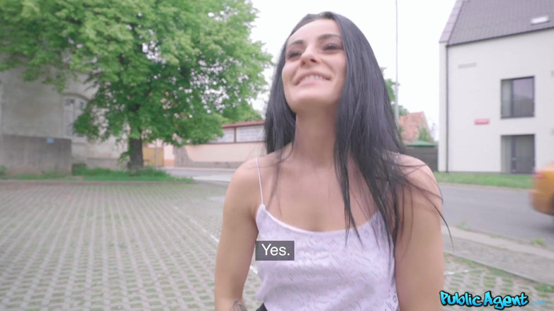 Public Agent: Agent - lexi dona zeigt ihre muschi und wird ins gesicht...