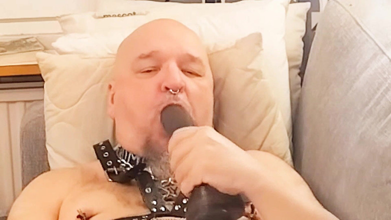 Homo Kotilainen: Homo kotilainen si cewek finlandia pecinta raksasa pria kulit hitam.