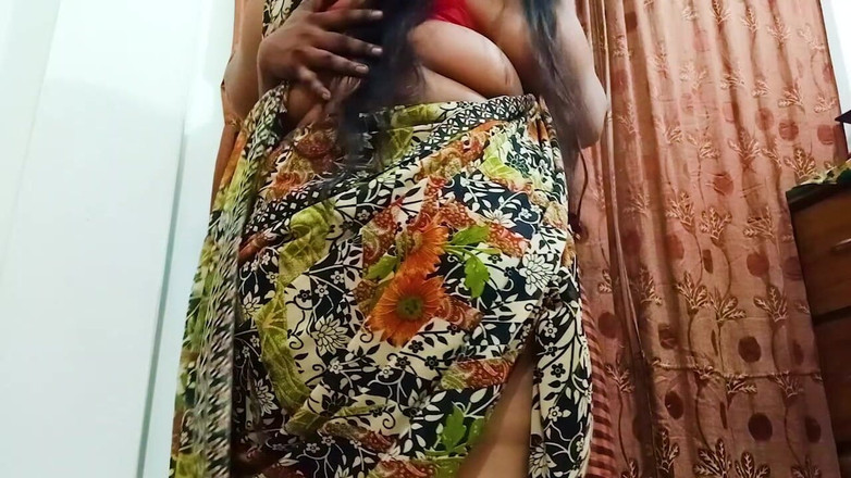 Morjenabb: Saya mengongkek seorang awek Bangladesh berdiri di dalam rumah