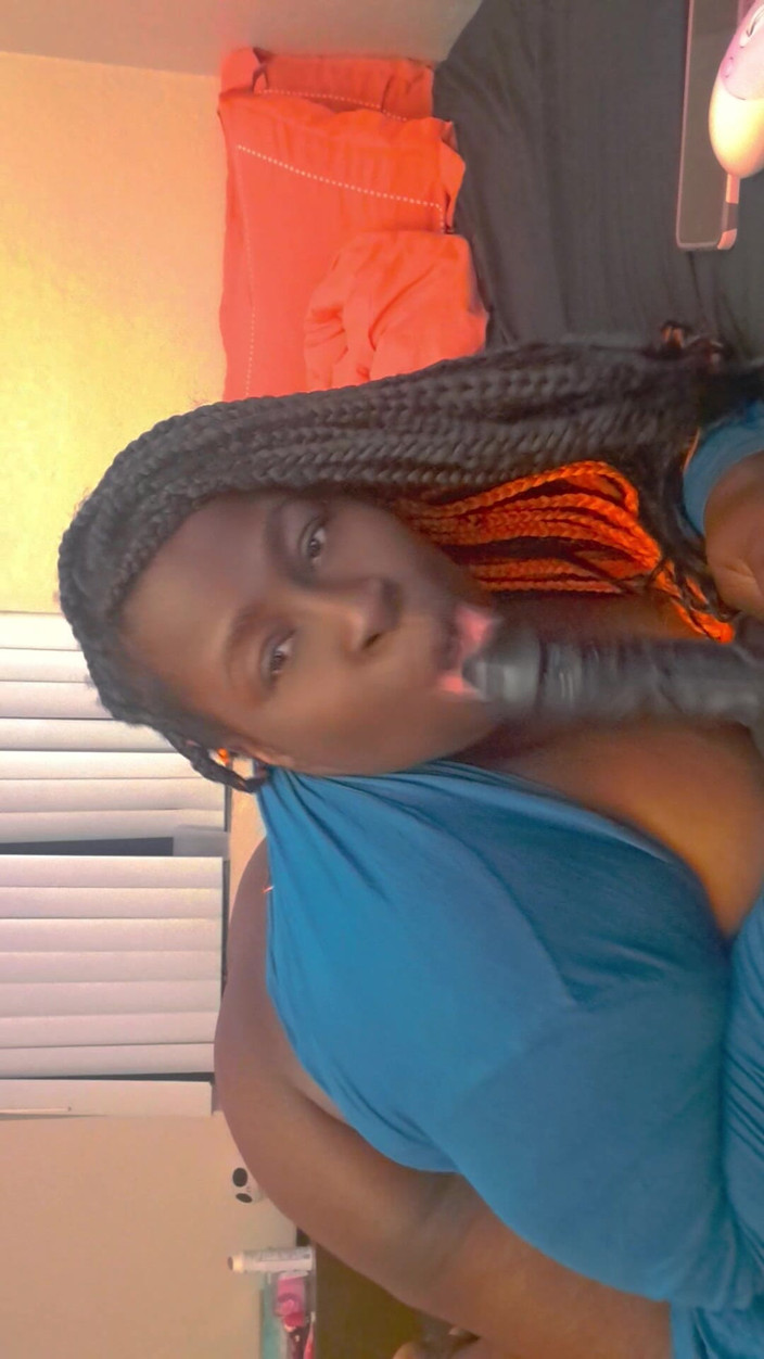 AngelMoca: Nech mě to péro hluboko do krku