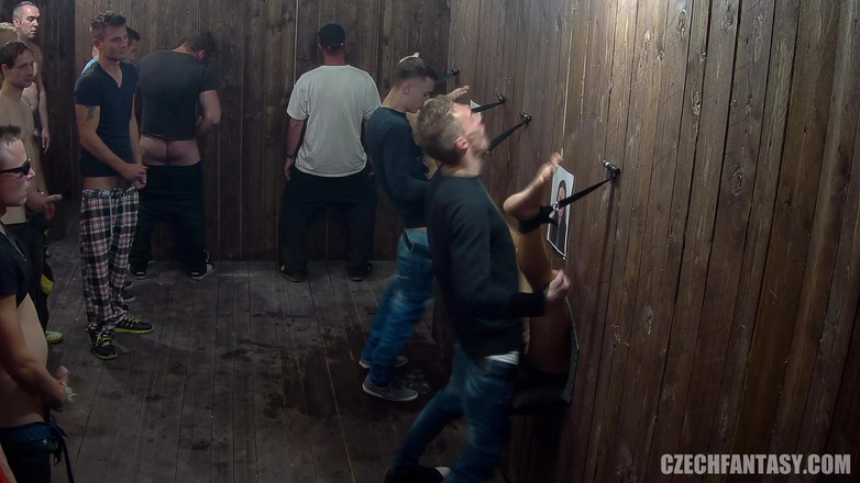CzechFantasy: 체코 판타지 7 - 4부: 모든 것을 따먹는 체코 미녀: Gloryhole 광기 - 4부