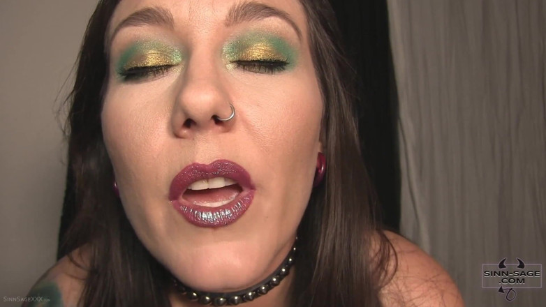 Sinn Sage: Keep Eye Cumtact menampilkan Sinn Sage