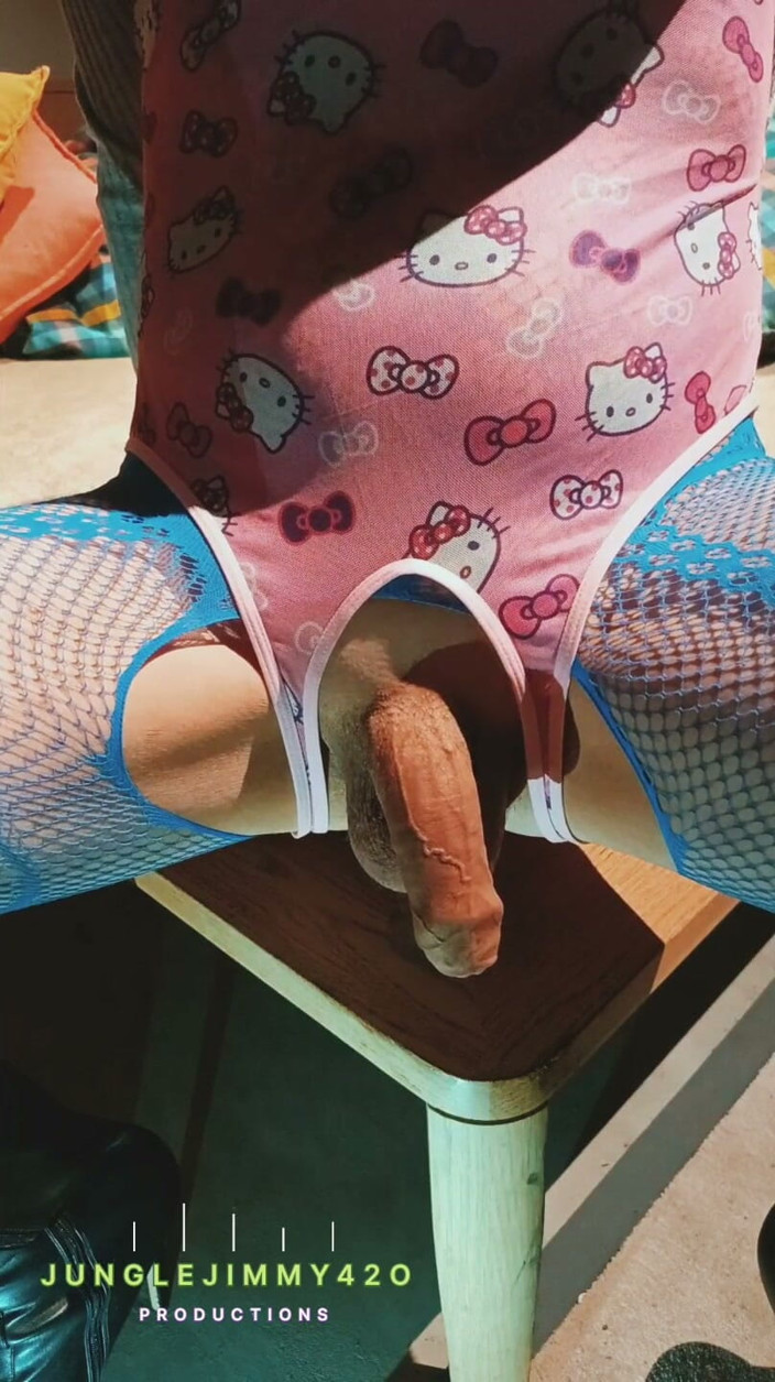 El Cheffe: Hello kitty dildo anale duro