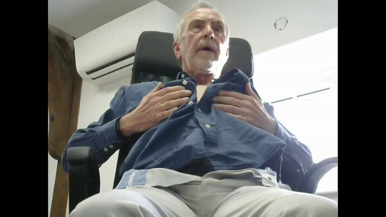 Silver Fox Sex: 職場でのウェブカメラショー