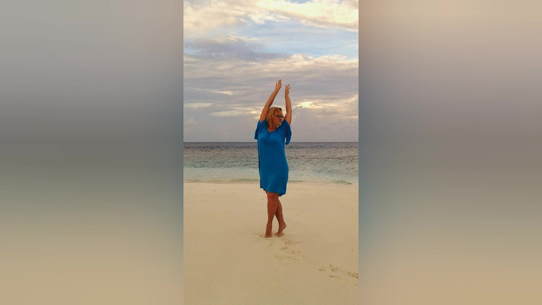 Selena701: Розваги Селени після прогулянки