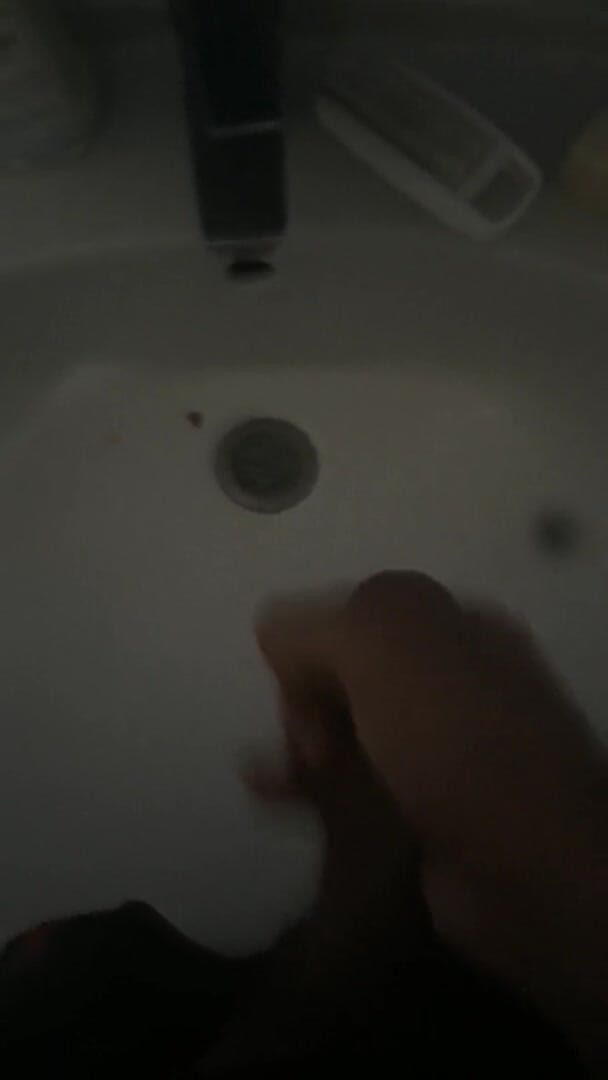 SingerMask: Jerking in the bathroom sink