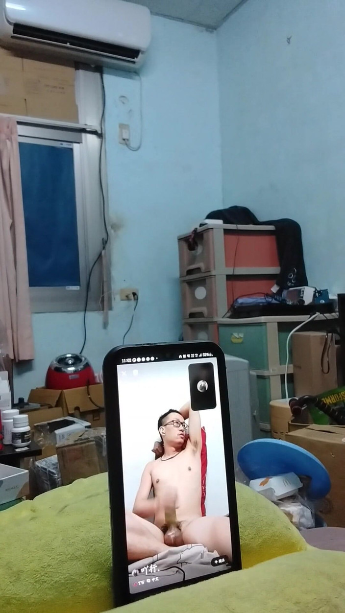 Gaysian fun: Apeluri video aleatorii afișate străinilor