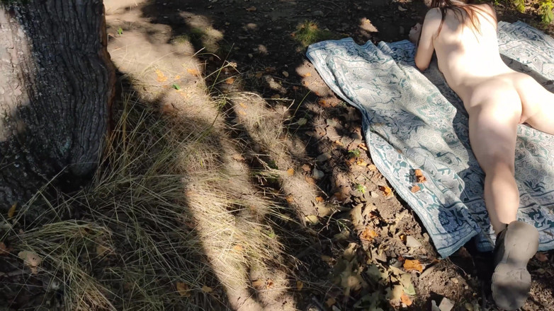 MissPopa: I Came to the Forest to Lie Down Naked