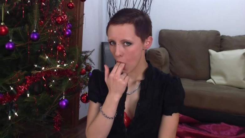 Facial flavor: Petite Kim is a real sperm lover