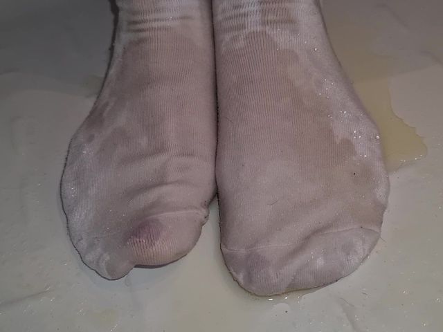 Piss on socks (Princess Pissces)