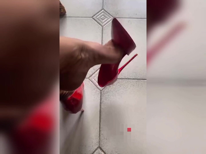 Georgia cross: Господиня на високих підборахxxx