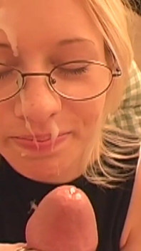 Morgan March & Simon Synister Sanpan Handjob Facial