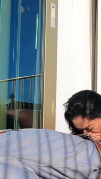 Brasileña milf Morgan tetona follada duro en perrito, consolador y semen (bodo)
