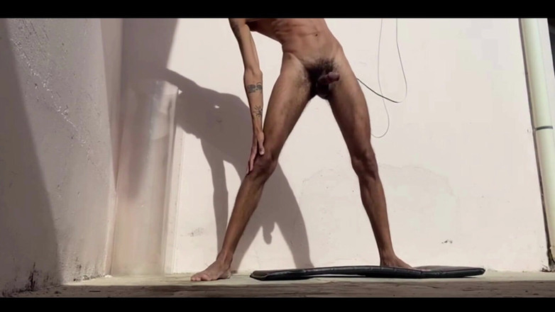 arabeputo: Étirement dans le matin excité.