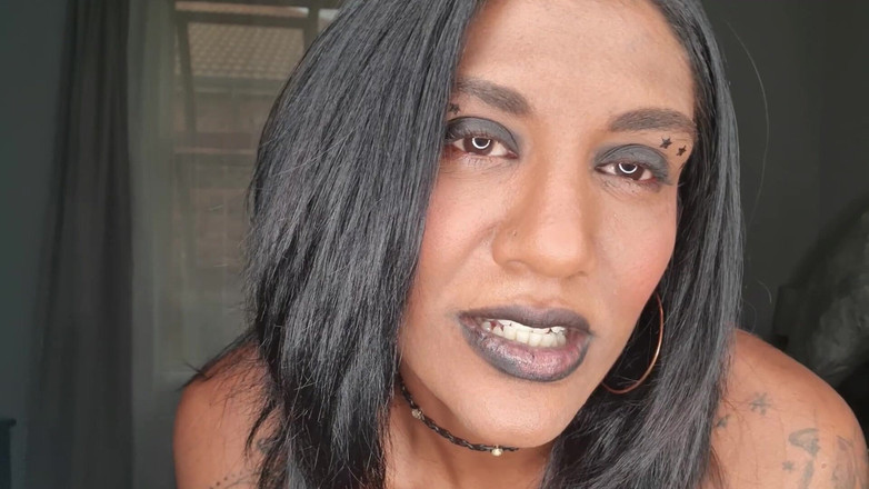 domslutfucker: Desi troia dice porcate mentre gioca, mostra la lingua e...