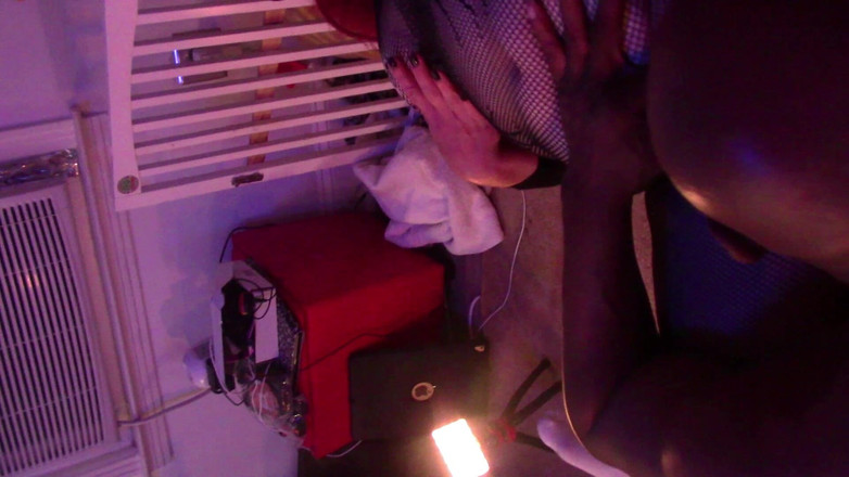 Liz Heat: Liz con i tacchi prende un cazzo nero