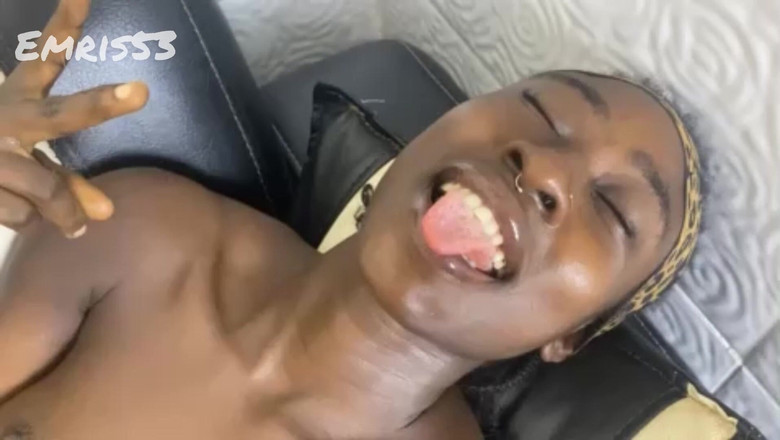 Emris53: Pelacur mungil afrika yang lagi sange suka banget sama kontol...