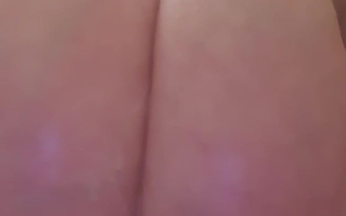 JJ Jewel BBW: İri güzel kadın seksi sabunlu duş alıyor