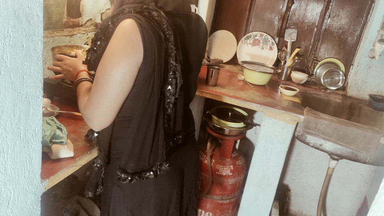 Soniya1997: Жорсткий трах в дупу мусульманської бхабхі під час приготування справжнього аудіо на хінді