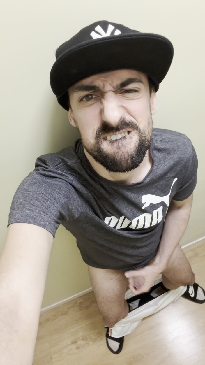 Liam Harding: Hot Stepdaddy Showing Big Cock