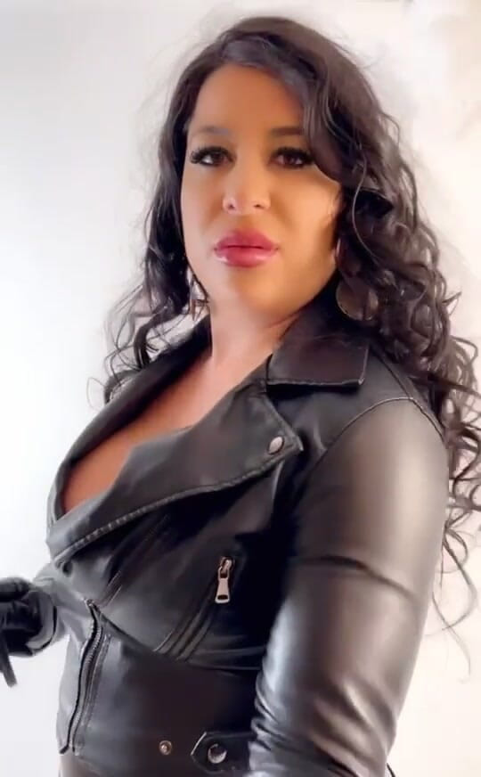 LadyAyse5: Tanrıçanın istediğini yap!