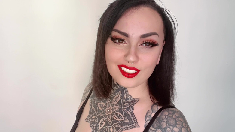 Miss Valentina: Tradisci il tuo dominatore