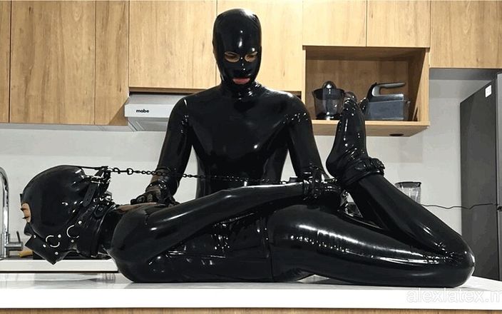 Alex Latex: 陷入困境的阴郁完整视频 - Alex latex