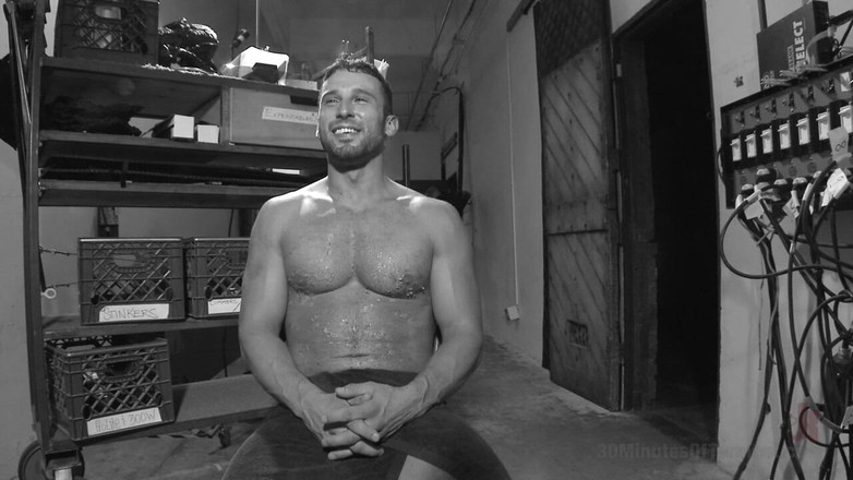 30 Minutes of Torment: Latinskoamerický hunk Diego Vena zcela nový v BDSM