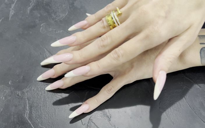 Julia domaina: French Manicure