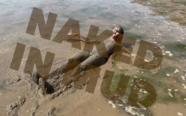 Wamgirlx: ヌードで遊ぶ河口の泥の女の子